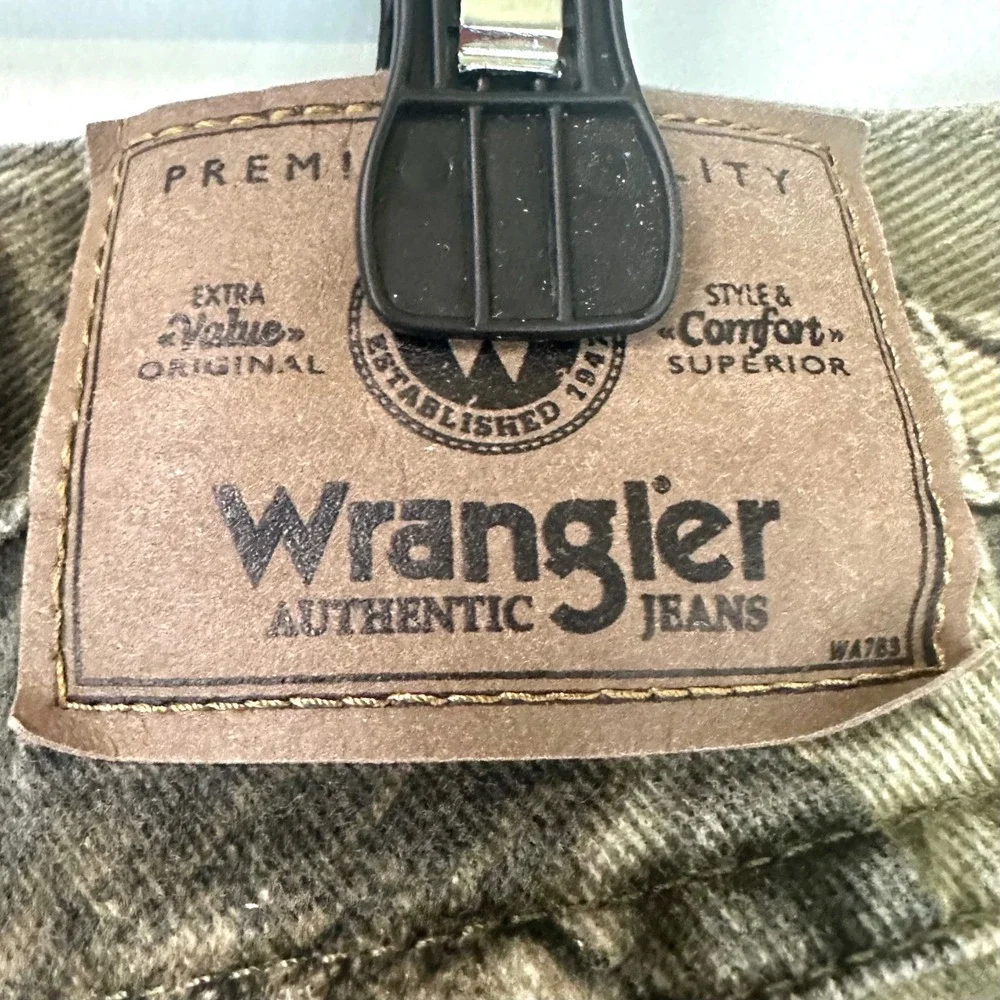 Wrangler realtree hardwood